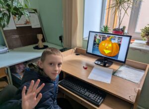 photo_5190679333012896921_y