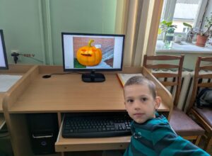 photo_5190679333012896926_y